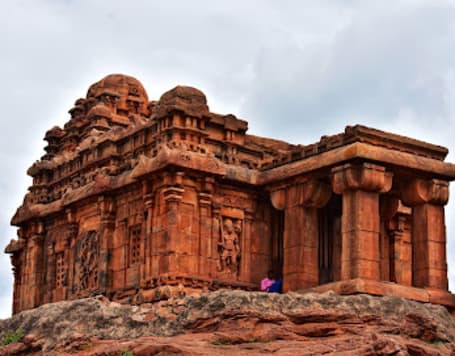 Malegitti Shivalaya Fort and Temple