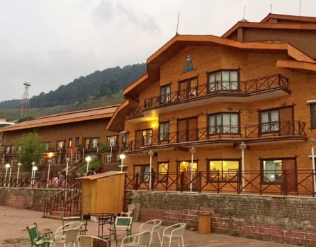 Cliff Top Club Auli