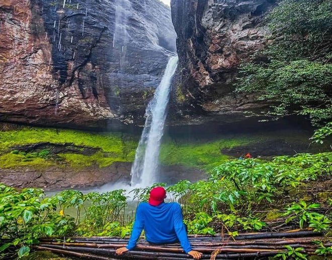 Devkund Waterfall Trek Image